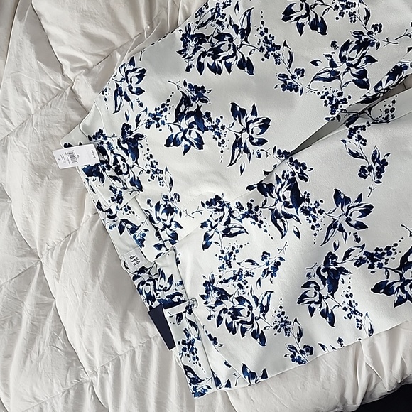 GAP Pants - GAP Floral Ankle Pants - White and Blue